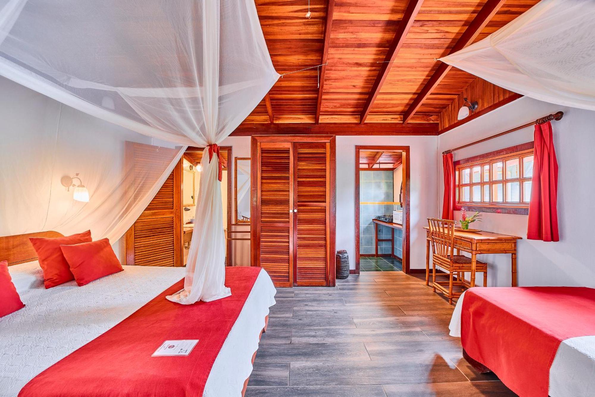 Hotel El Encanto Cahuita Luaran gambar